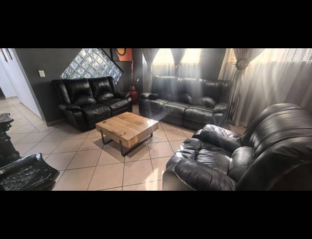 4 BEDROOM HOUSE FOR SALE IN LINDHAVEN
